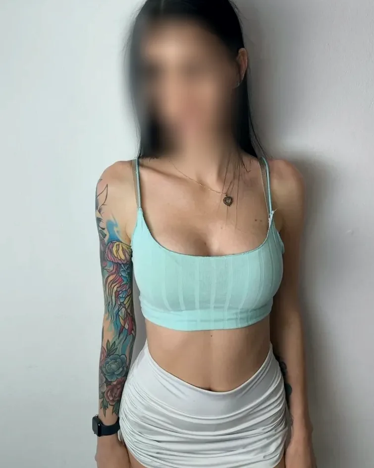 Anna, 28