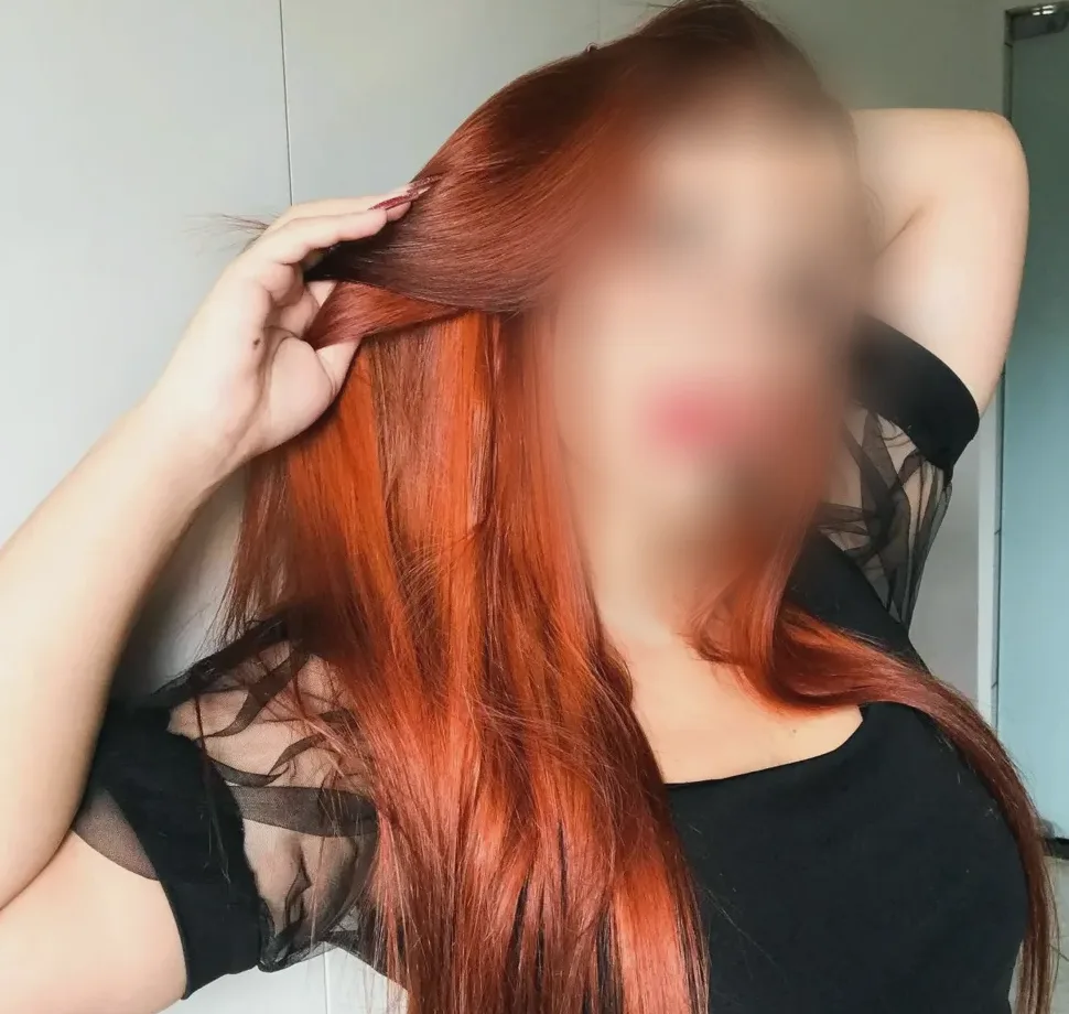 Ela, 32