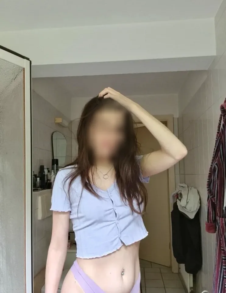 Hannah, 28